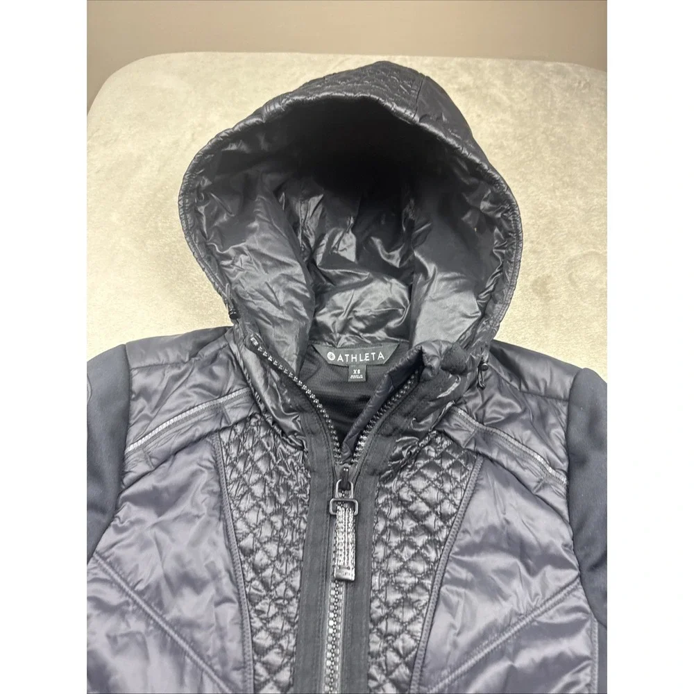 Athleta Rock Ridge Puffer Jacket Women XS PRIMALOFT Quilted Thumb Hole Hood NICE
